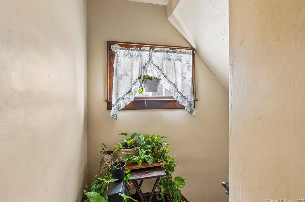 51 Bodwell St, Hartford CT 06114-2604 exterior