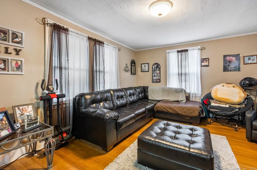 51 Bodwell St, Hartford CT 06114-2604 exterior