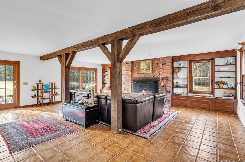 193 Horse Pond Rd, Madison CT  06443-2550 exterior
