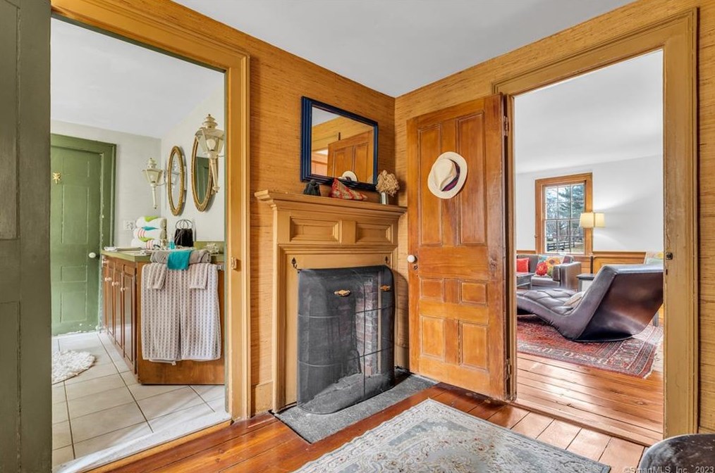 193 Horse Pond Rd, Madison CT  06443-2550 exterior