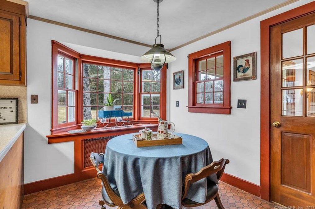 193 Horse Pond Rd, Madison CT  06443-2550 exterior