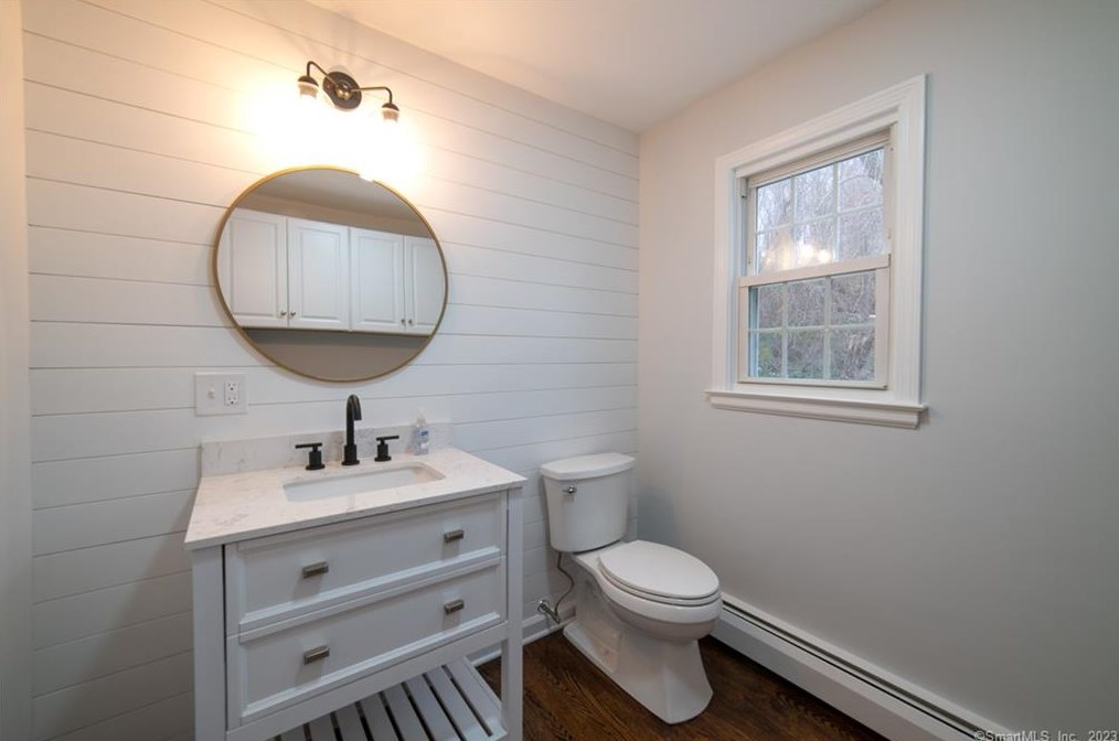 93 Lockwood Dr, Watertown CT  06795-2511 exterior