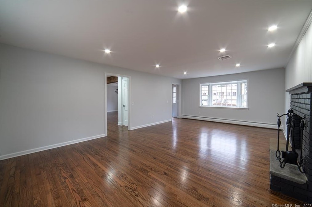 93 Lockwood Dr, Watertown CT  06795-2511 exterior