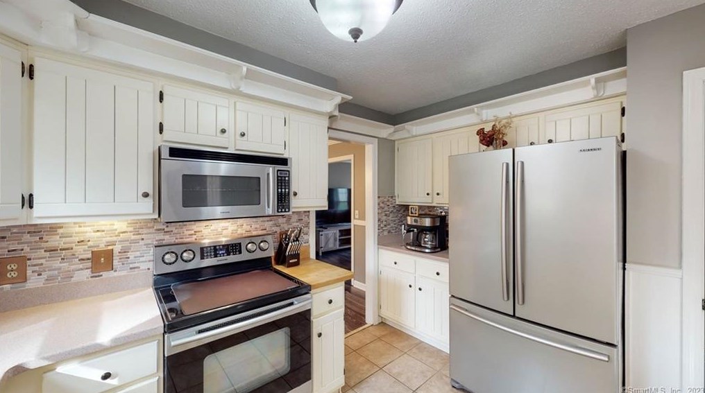 62 Reservoir Rd, Northville CT  06776-3059 exterior
