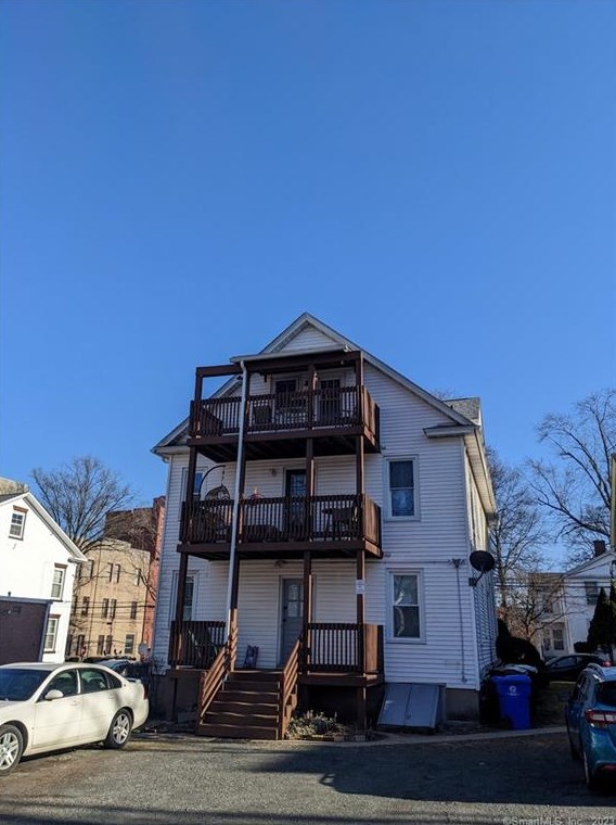 156 College St #3, Middletown, CT 06457