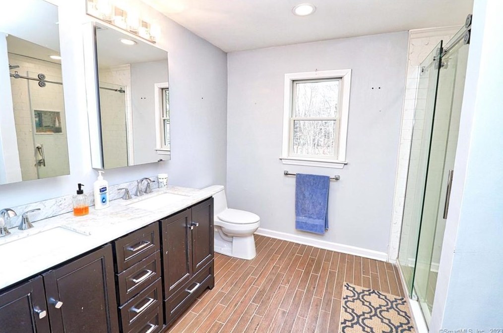 165 Lum Lot Rd, Southbury CT  06488-1960 exterior