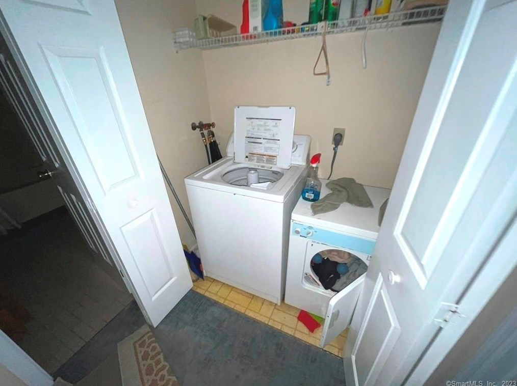 55 Mill Plain Rd, Danbury CT  06811-5155 exterior