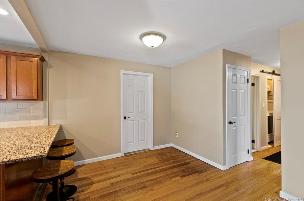 54 Piping Rock Dr, Waterbury CT  06706-2425 exterior