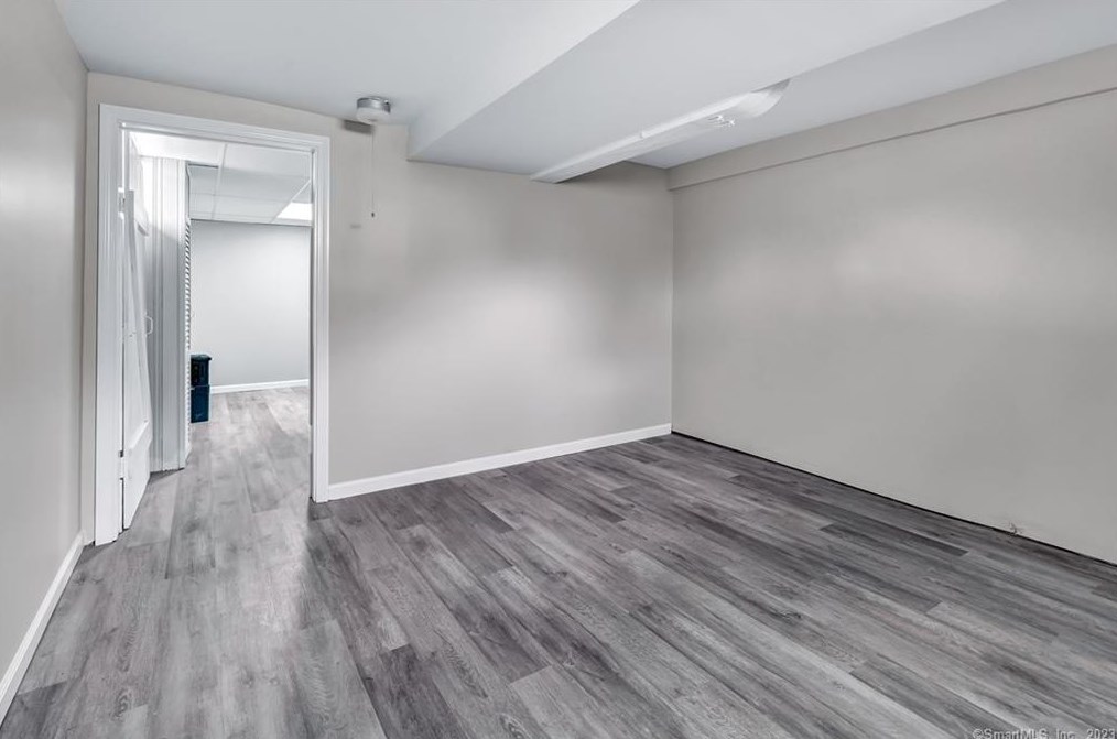 535 Robin Ln, Stratford CT  06614-2417 exterior