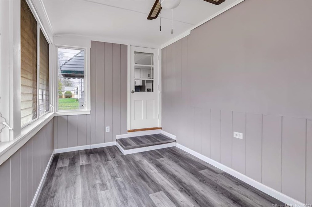 535 Robin Ln, Stratford CT  06614-2417 exterior