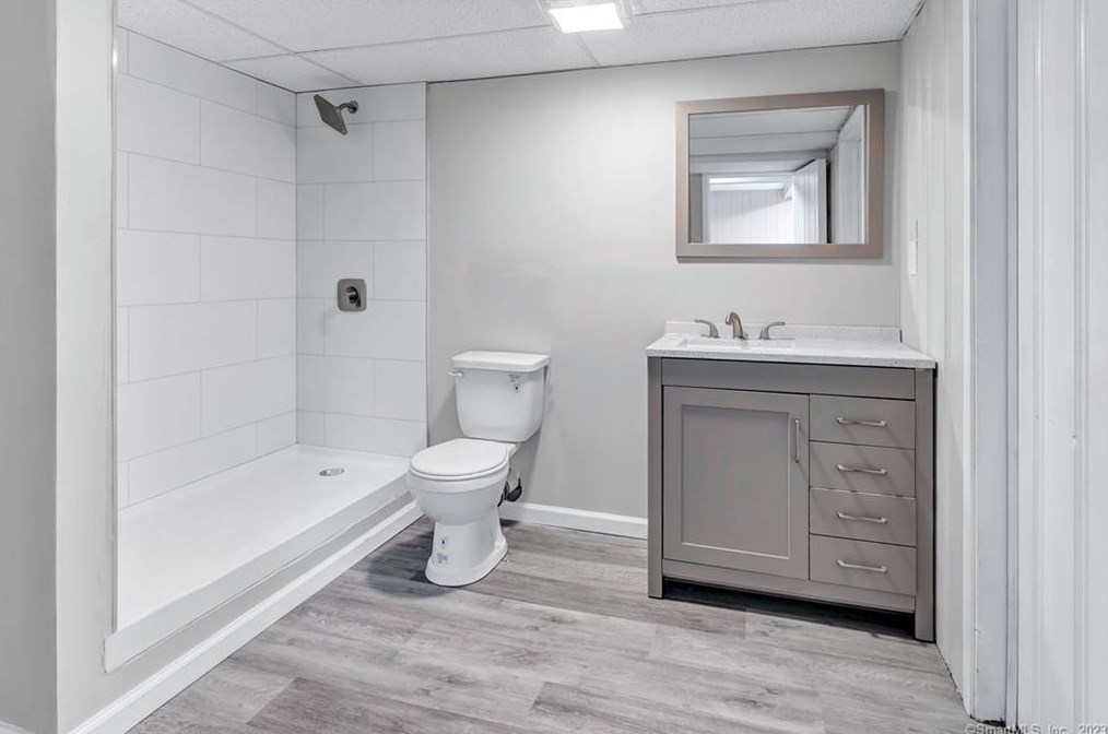 535 Robin Ln, Stratford CT  06614-2417 exterior