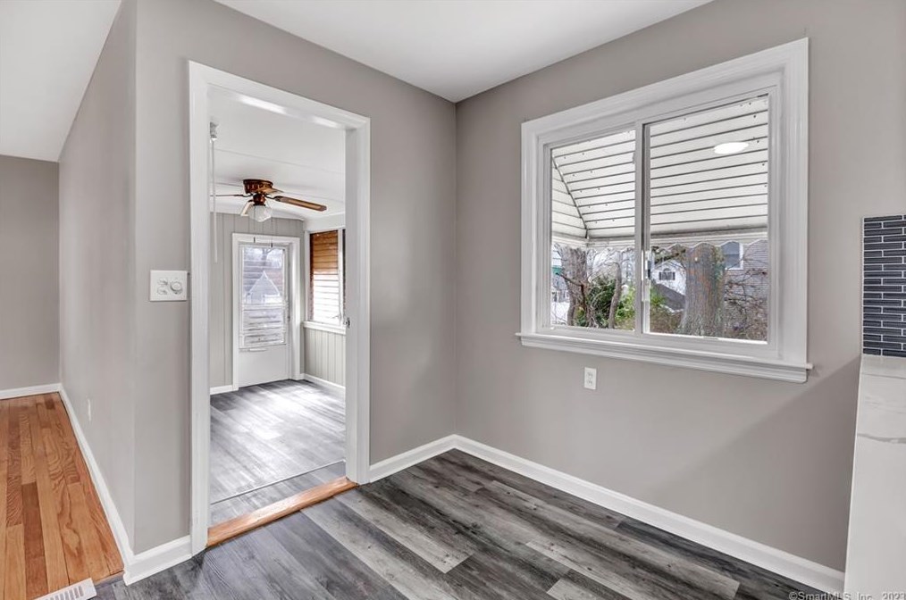 535 Robin Ln, Stratford CT  06614-2417 exterior