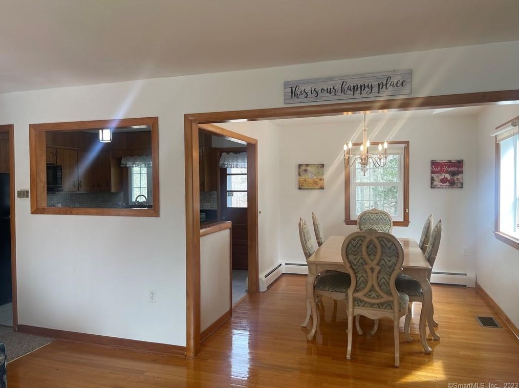 6 Milltown Rd, North Stonington CT  06359-1205 exterior