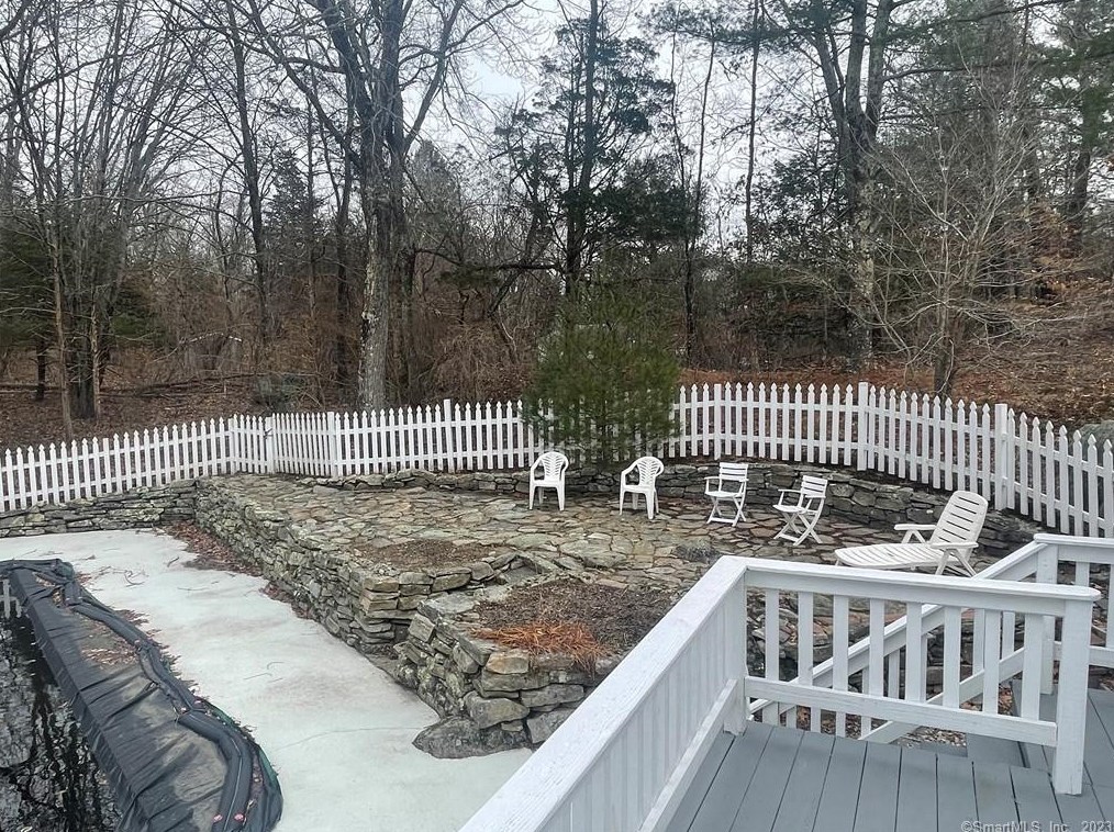 6 Milltown Rd, North Stonington CT  06359-1205 exterior