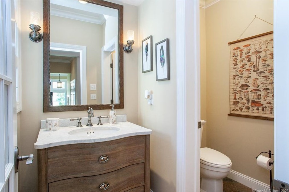 3 Nauset Ln, Unionville CT  06085-1490 exterior