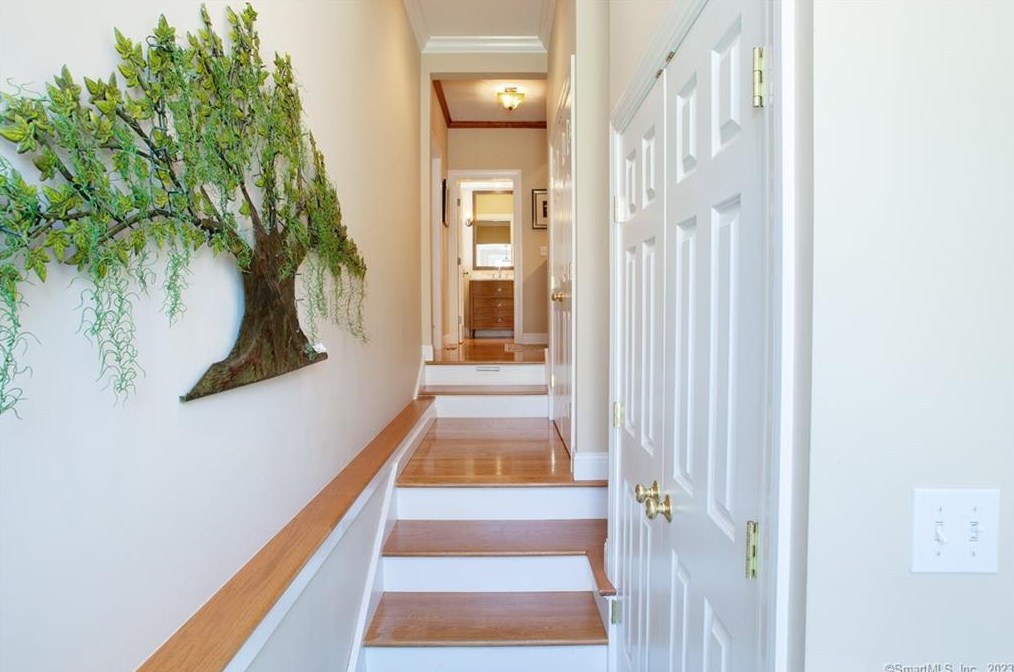 3 Nauset Ln, Unionville CT  06085-1490 exterior