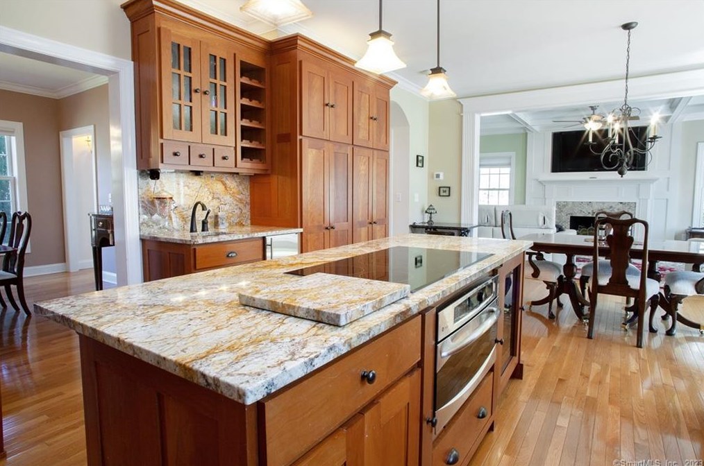 3 Nauset Ln, Unionville CT  06085-1490 exterior
