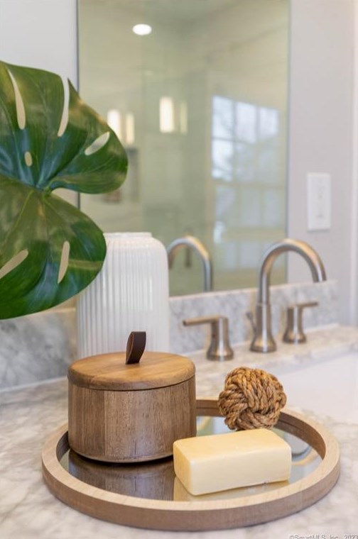 7 Short St, Westport CT  06880-2047 exterior