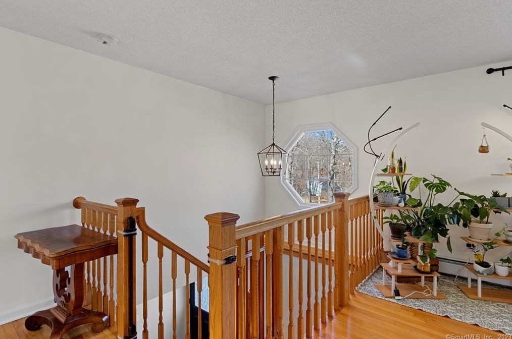 65 Barnshed Ln, Guilford CT  06437-1109 exterior