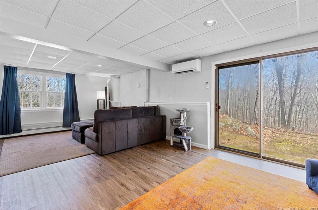 65 Barnshed Ln, Guilford CT  06437-1109 exterior