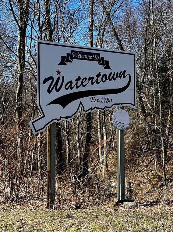 8 Lewis Dr, Watertown CT  06779-2014 exterior