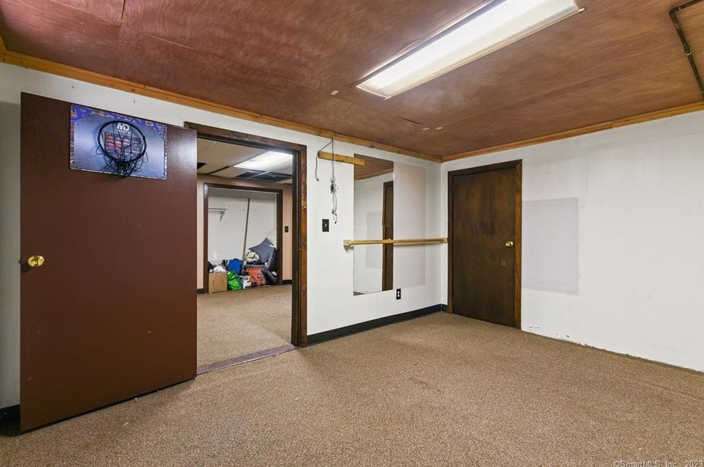 8 Lewis Dr, Watertown CT  06779-2014 exterior