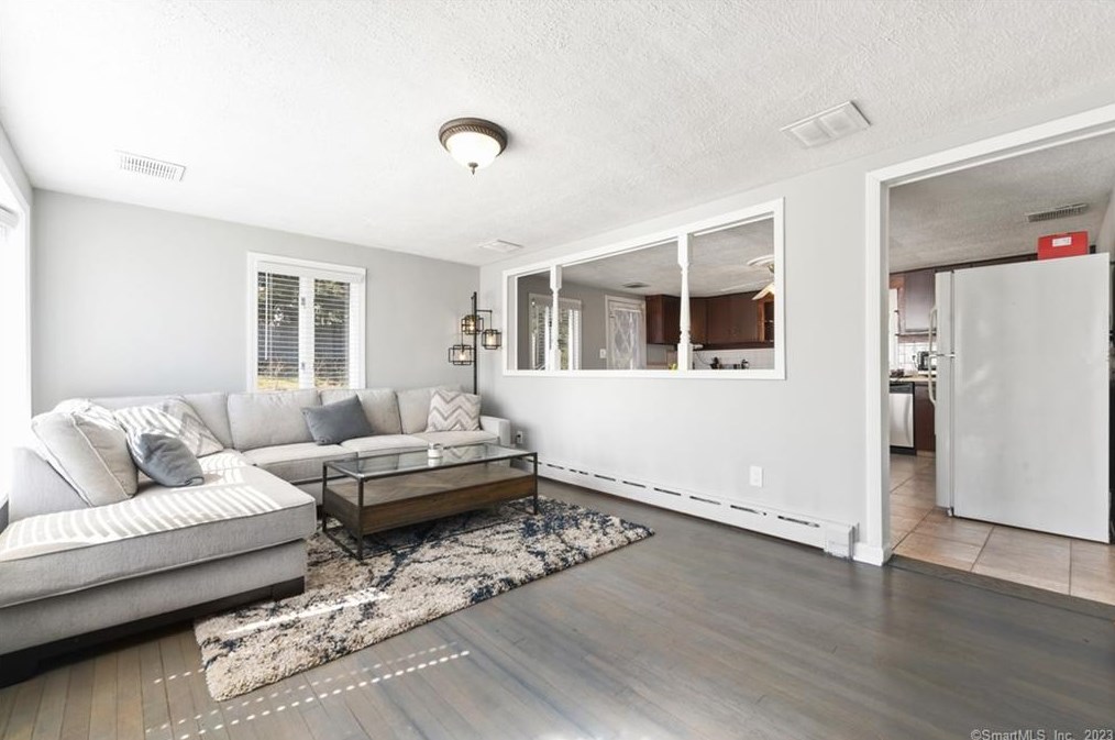 8 Lewis Dr, Watertown CT  06779-2014 exterior