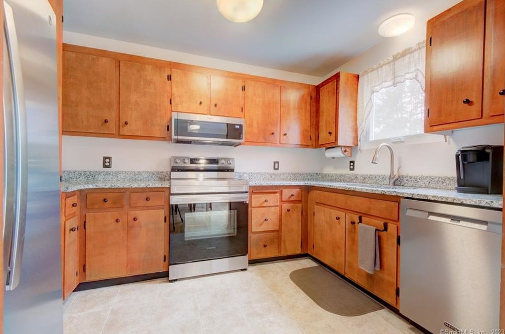 41 Burnap Brook Rd, Andover CT  06232-1205 exterior