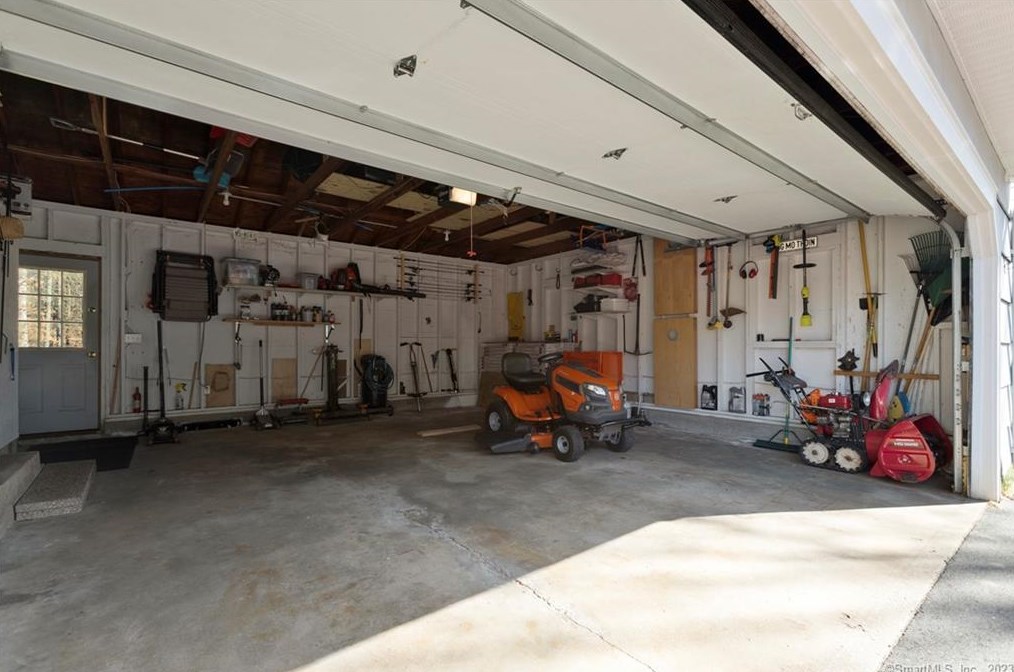 384 Crystal Lake Rd, Tolland CT  06084-2101 exterior