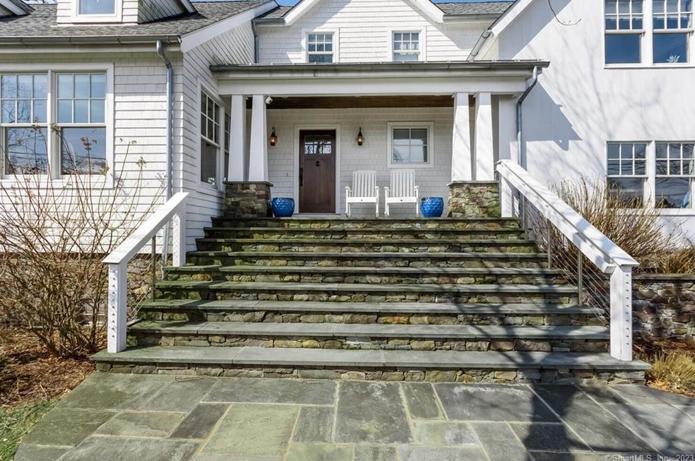 20 Plymouth Rd, Tokeneke CT  06820-5721 exterior