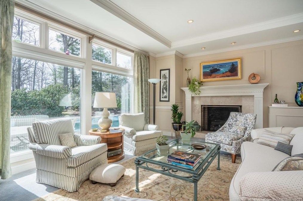 17 Mtn Ter Rd, Hartford CT 06107-1531 exterior