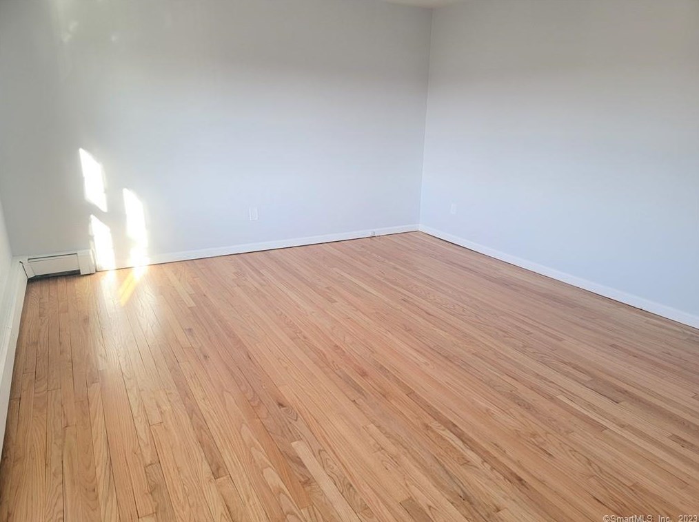 181 Longview Ave, Fairfield CT  06824-6126 exterior