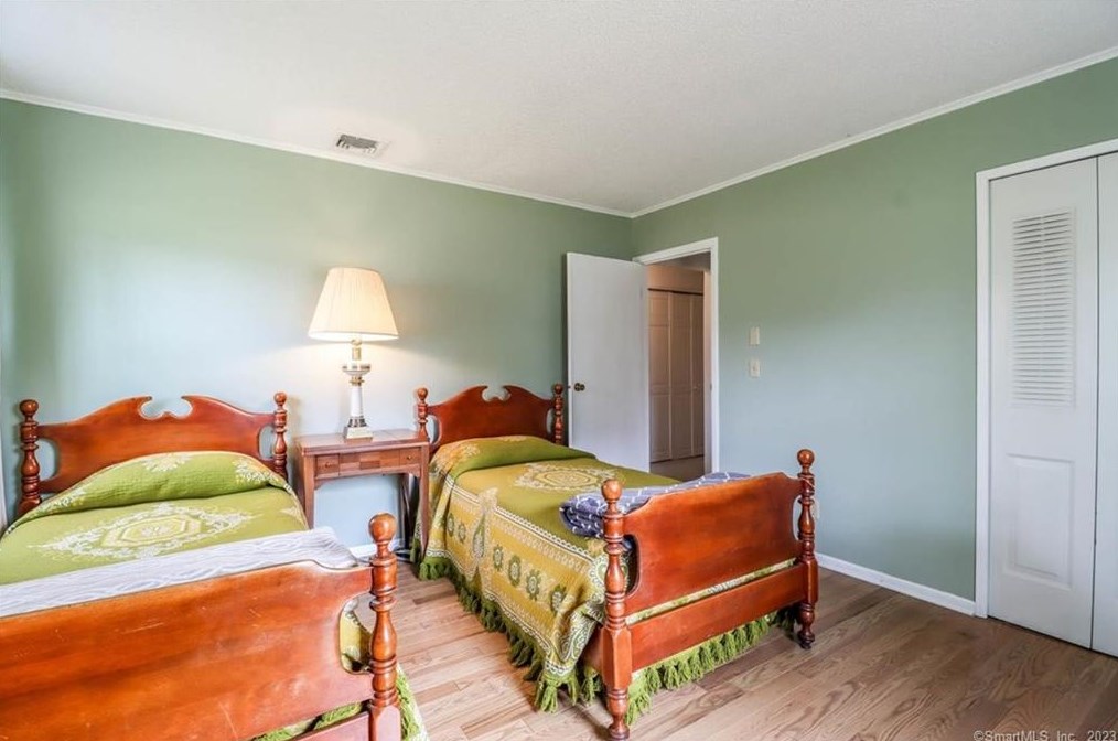 28 Meetinghouse Ter, Northville CT  06776-5118 exterior