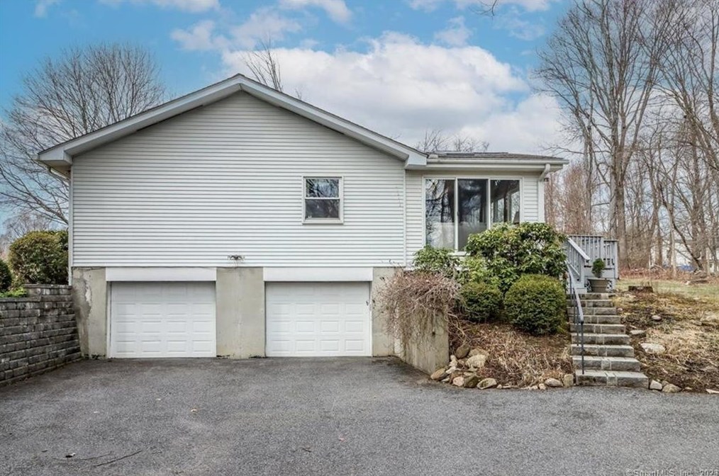 28 Meetinghouse Ter, Northville CT  06776-5118 exterior