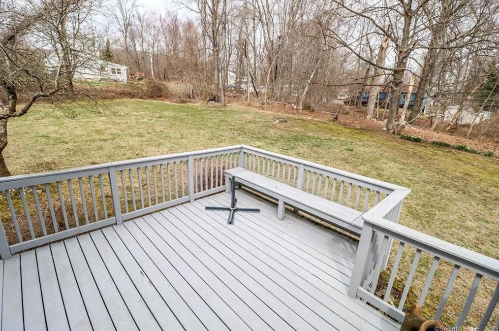 28 Meetinghouse Ter, Northville CT  06776-5118 exterior