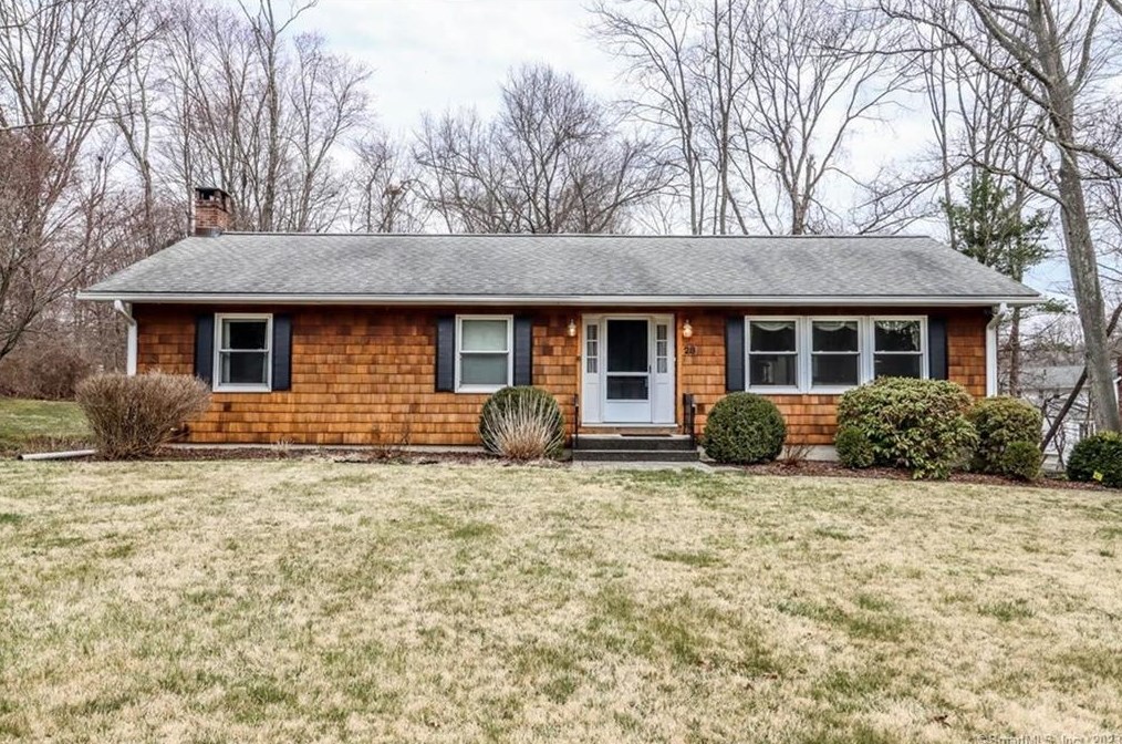 28 Meetinghouse Ter, Northville CT  06776-5118 exterior