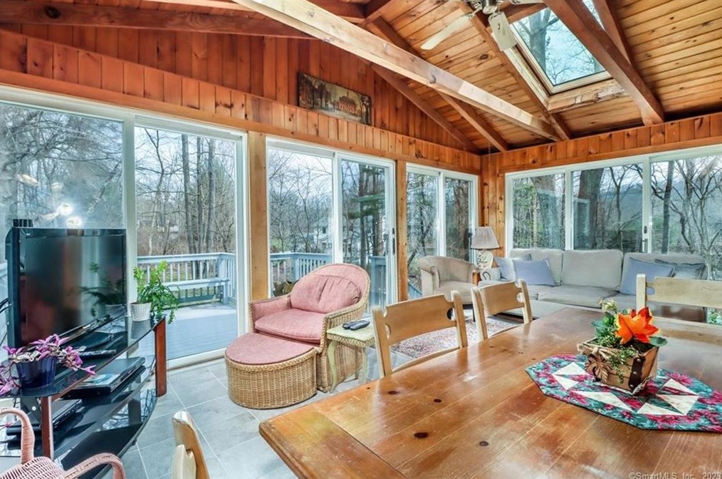 28 Meetinghouse Ter, Northville CT  06776-5118 exterior