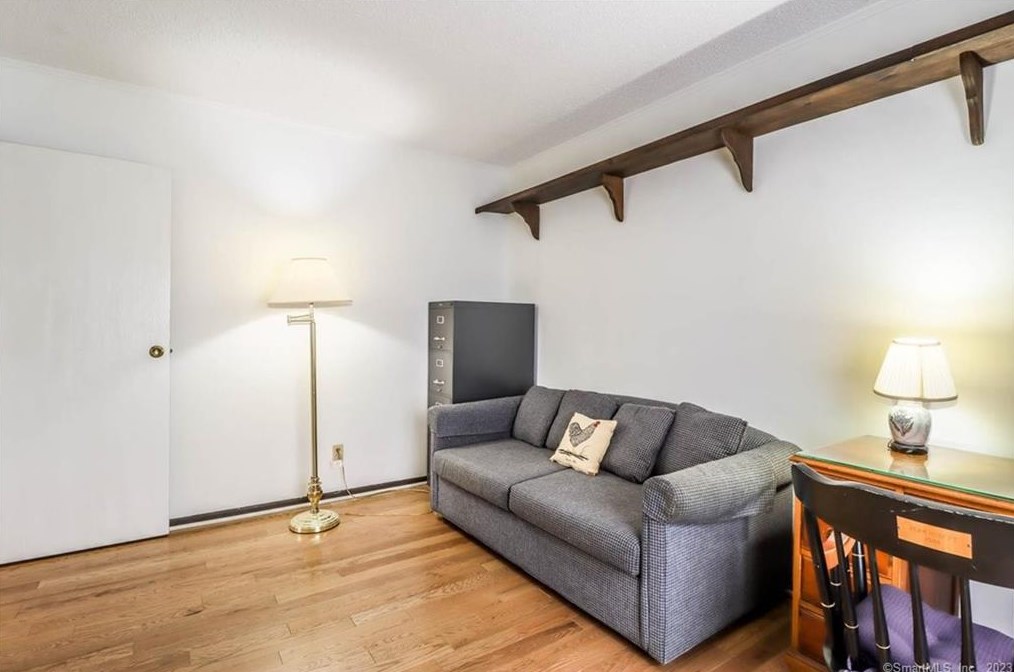 28 Meetinghouse Ter, Northville CT  06776-5118 exterior