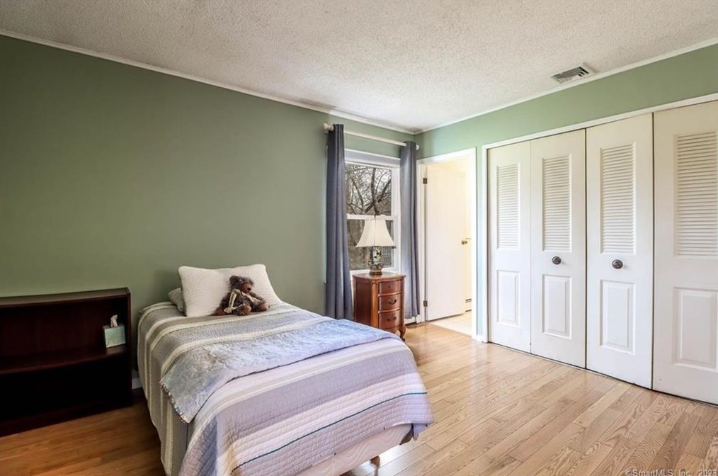 28 Meetinghouse Ter, Northville CT  06776-5118 exterior