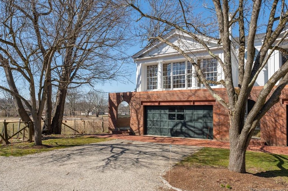 18 Fair St, Guilford CT  06437-3437 exterior