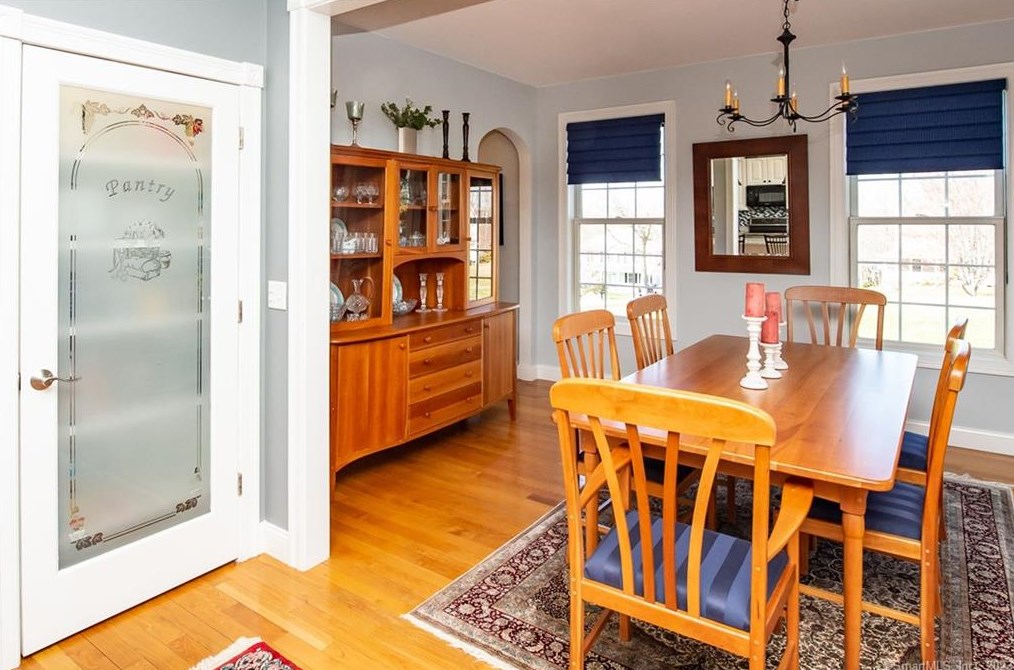 6 White Oak, Quaker Hill, CT 06375
