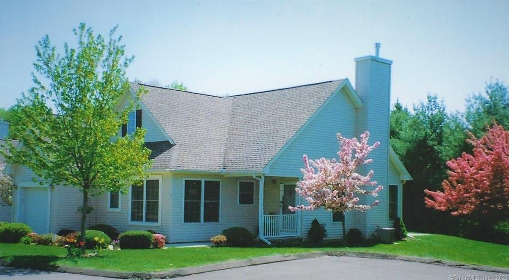 25 Hamden Hills Dr, New Haven CT 06518-5350 exterior