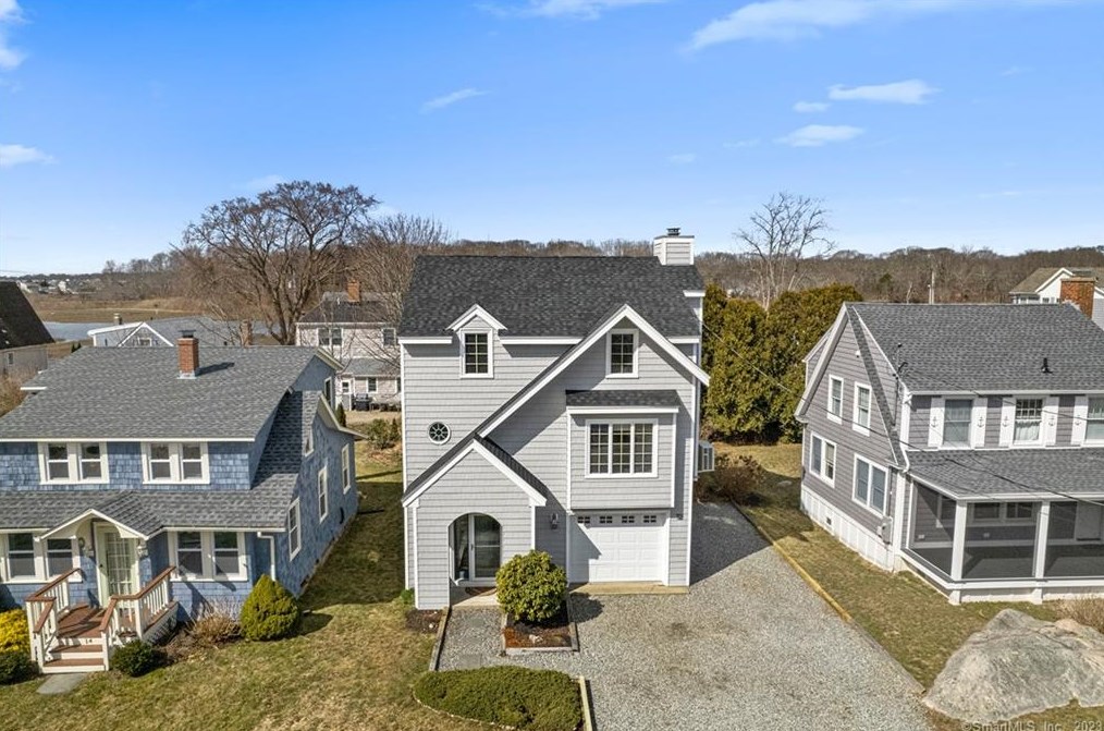 12 Middlefield St, Groton, CT 06340