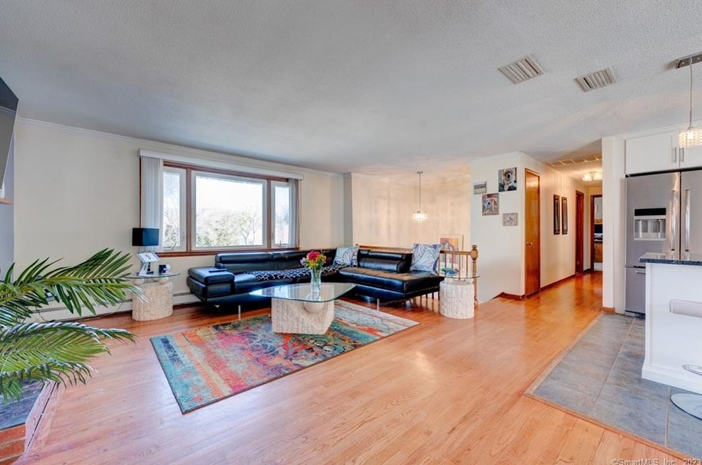 44 Woodland Rd, Rocky Hill CT  06067-2616 exterior