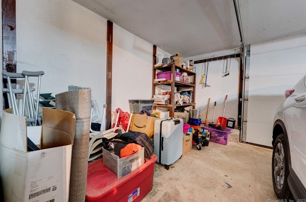 44 Woodland Rd, Rocky Hill CT  06067-2616 exterior