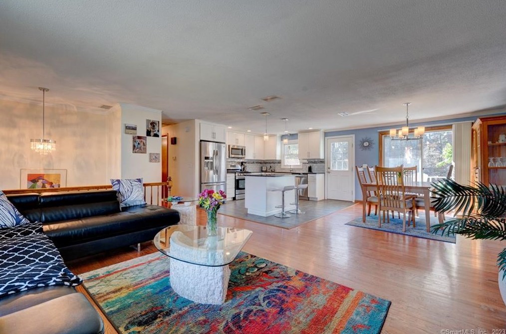 44 Woodland Rd, Rocky Hill CT  06067-2616 exterior