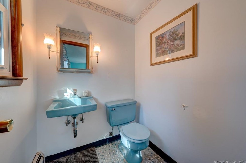 44 Woodland Rd, Rocky Hill CT  06067-2616 exterior