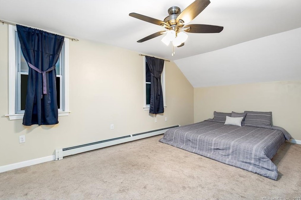 11 Phillips St, Plainfield CT  06374-1024 exterior