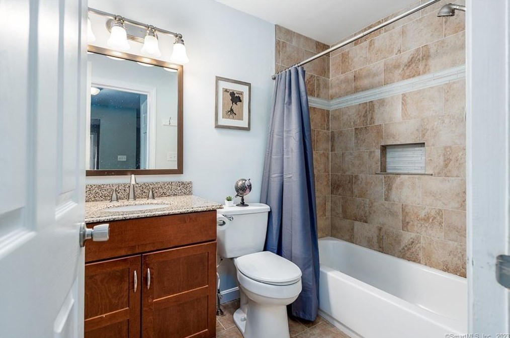 11 Phillips St, Plainfield CT  06374-1024 exterior