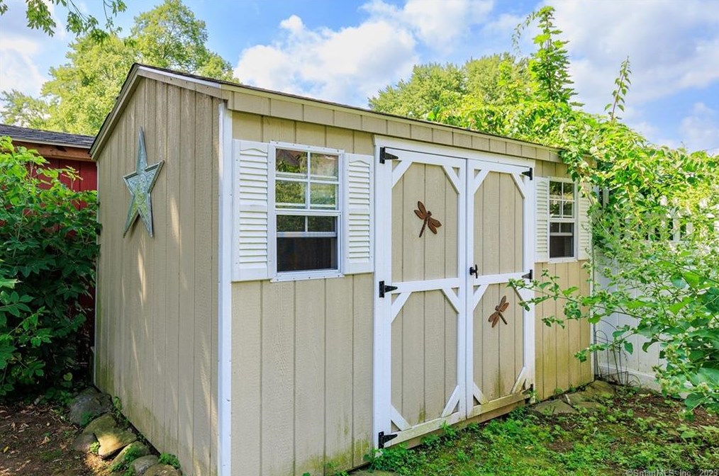 11 Phillips St, Plainfield CT  06374-1024 exterior